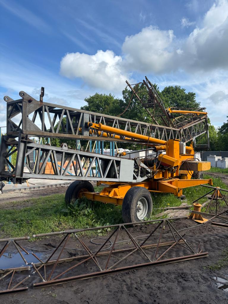 Onderstel bouwkraan, Zakelijke goederen, Machines en Bouw | Kranen en Graafmachines, Ophalen, Kraan