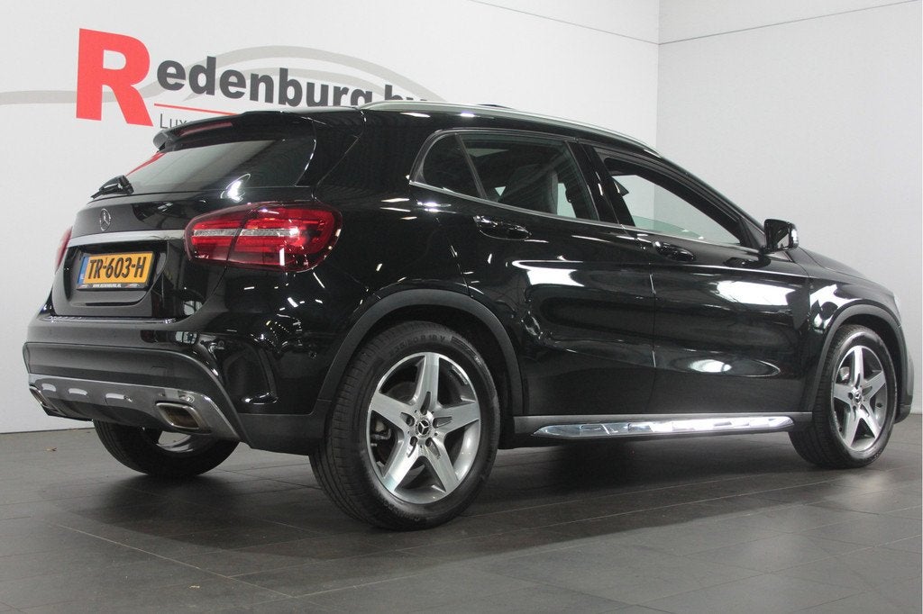 Mercedes-Benz GLA 180 Business Solution AMG - Pano / Carplay, Auto's, Automatische klimaatregeling, Gebruikt, Euro 6, 4 cilinders