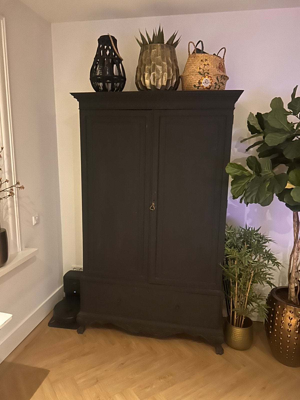 Zwarte brocante kast., Huis en Inrichting, Ophalen, Gebruikt