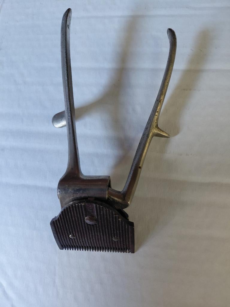 Hand haarknipper, Antiek en Kunst, Antiek | Gereedschap en Instrumenten, Ophalen of Verzenden