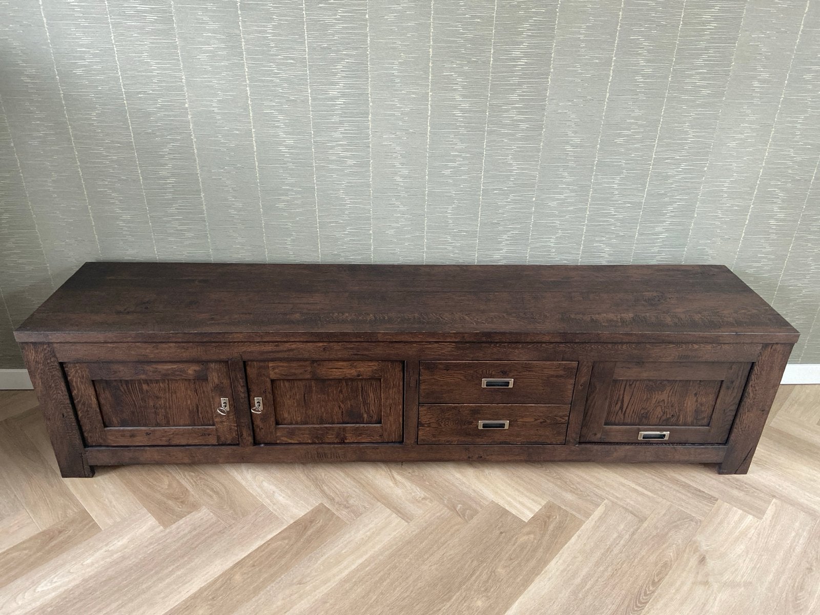 Robuust houten tv-meubel - 211x52x44,5 cm, Ophalen of Verzenden, 200 cm of meer, Minder dan 100 cm, 25 tot 50 cm