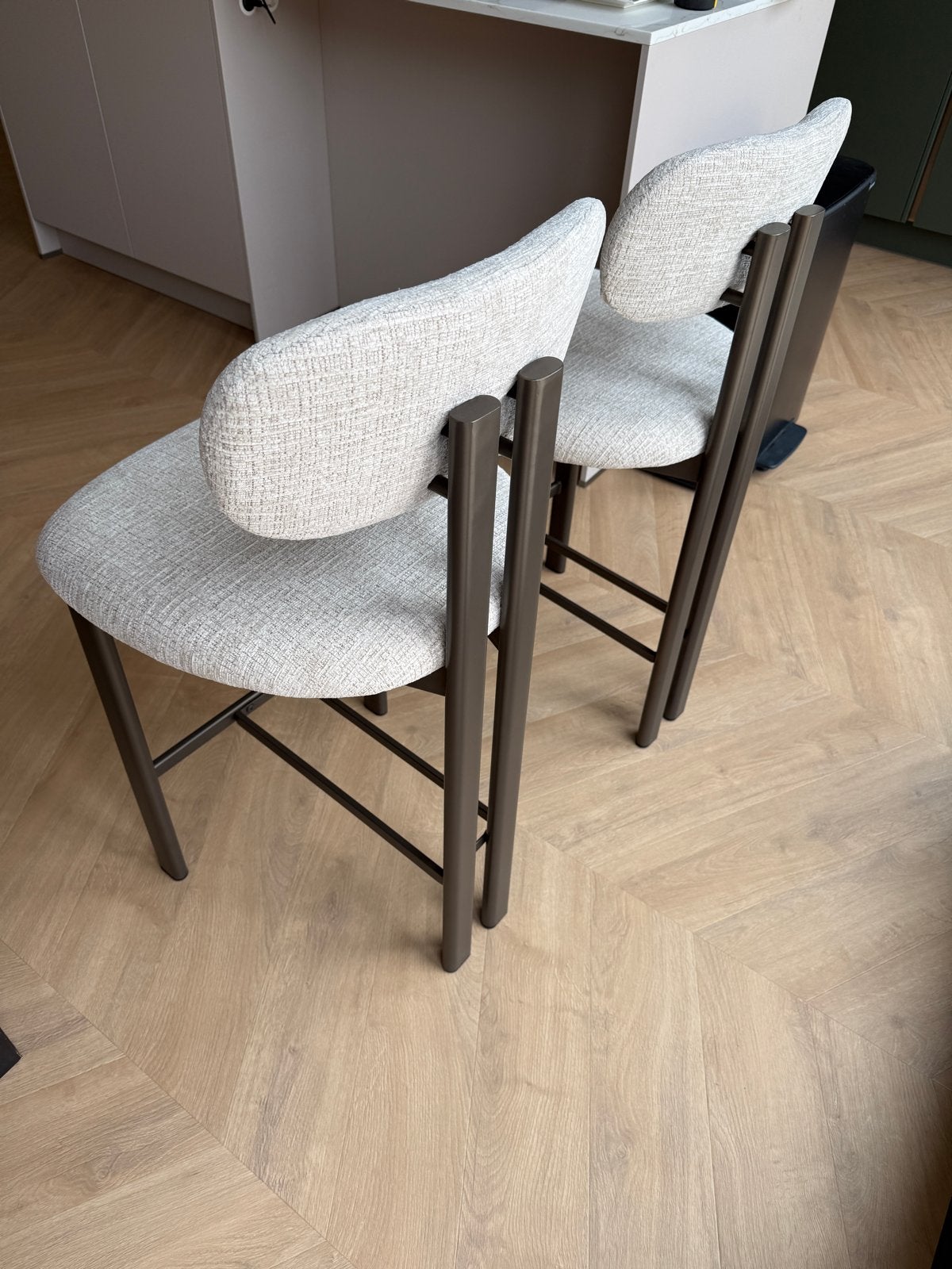 Nieuwe Giga Meubel Barkrukken Noor Beige/Brons 75cm, Ophalen, 60 tot 90 cm, Nieuw, Metaal