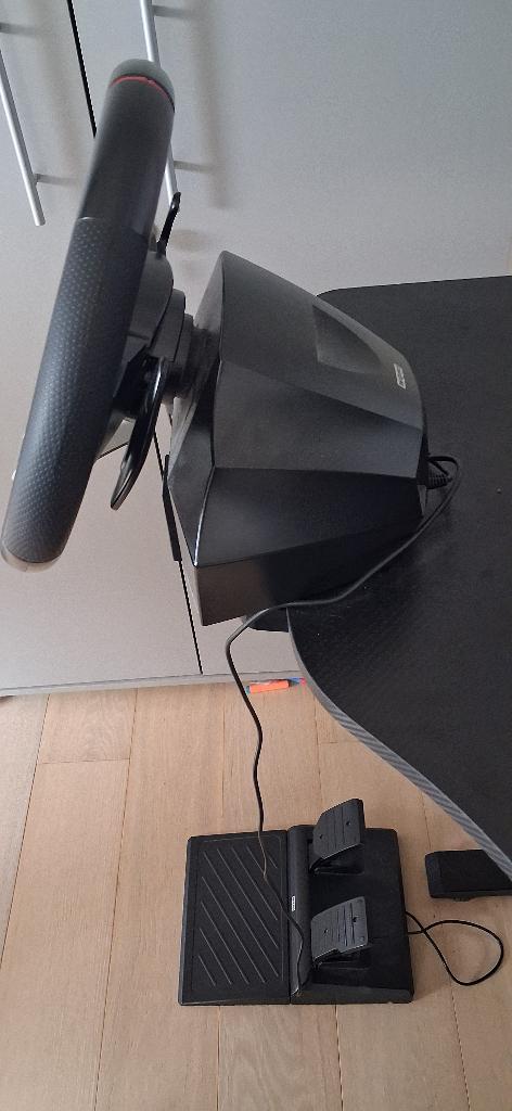 Hori race stuur+pedalen, Spelcomputers en Games, Ophalen of Verzenden, Zo goed als nieuw, Stuurtje of Sportattribuut, Xbox Series S