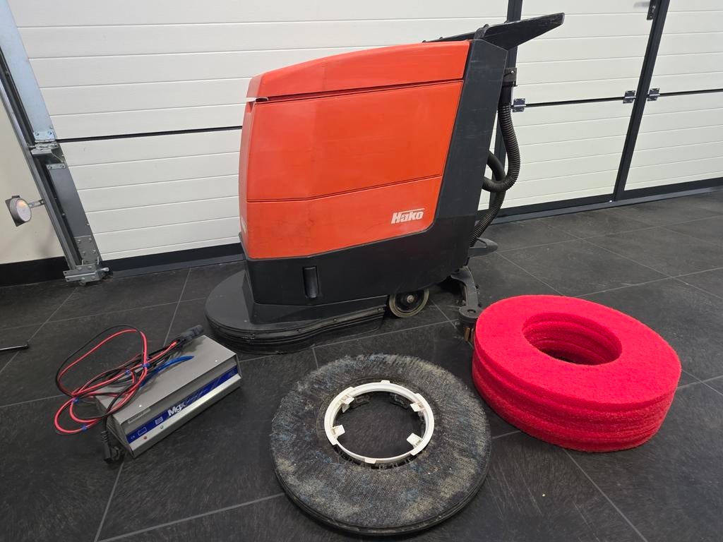 Schrobmachine Hakomatic E/B 459/530 met accessoires, Doe-het-zelf en Verbouw, Reinigingsmachines, Ophalen, Gebruikt, Schrobmachine