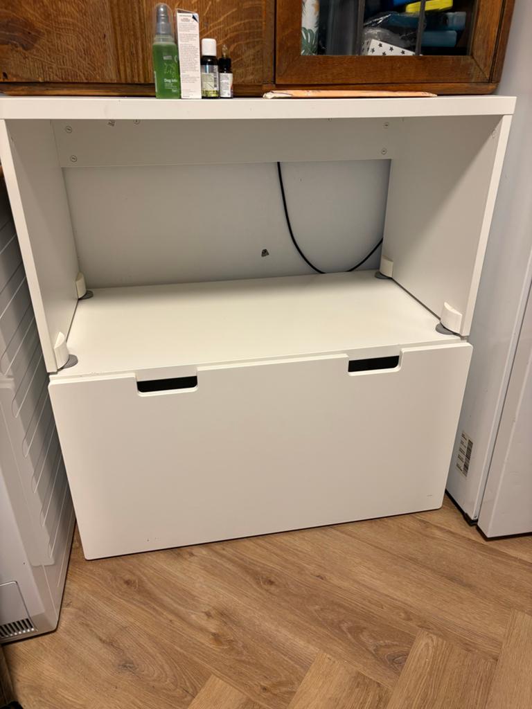 Witte IKEA opbergkast met lade en wieltjes + bureautafeltje, Ophalen, Gebruikt