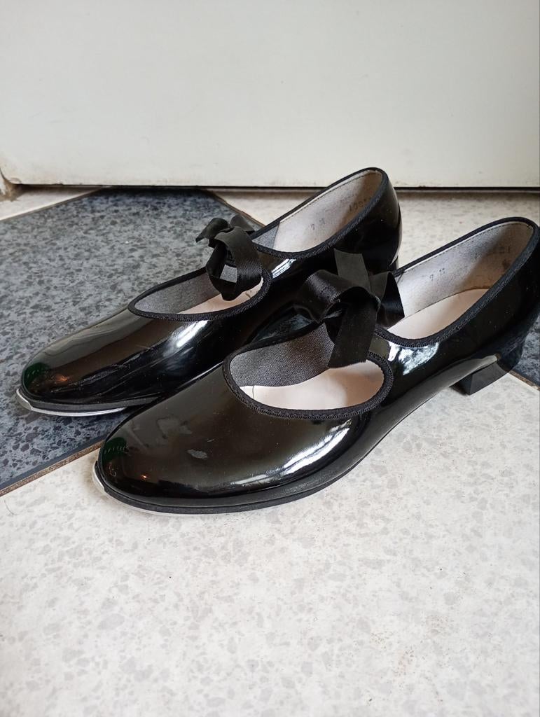 Zwarte lakleren tapdansschoenen met lint. Le Papillon, Zwart, Ballerina's, Ophalen of Verzenden, Onbekend