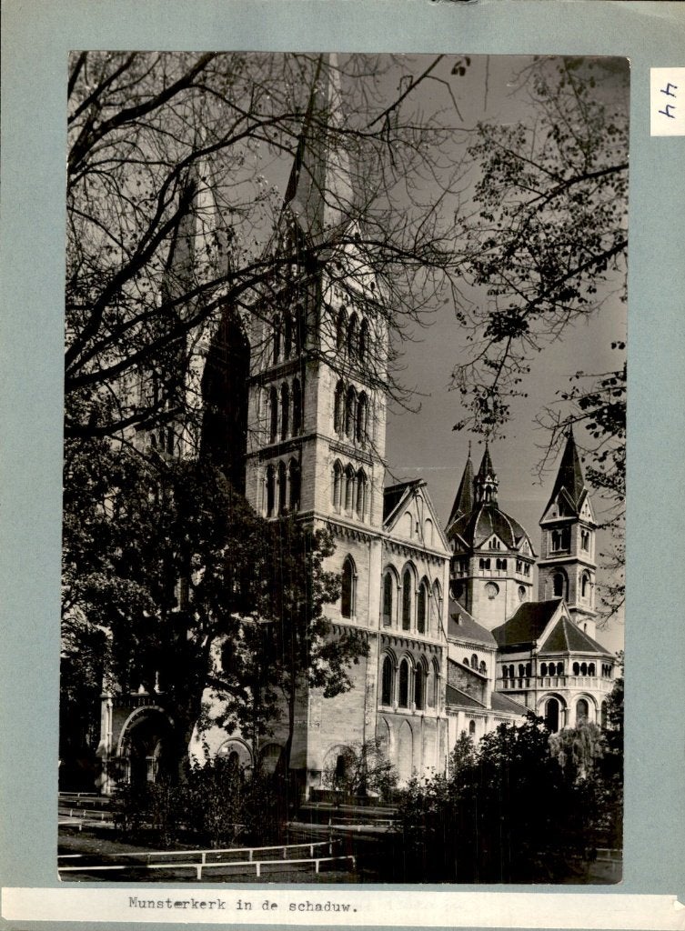 Roermond - Munsterkerk - 1960 - Foto, Verzamelen, Ophalen of Verzenden, 1940 tot 1960, Limburg