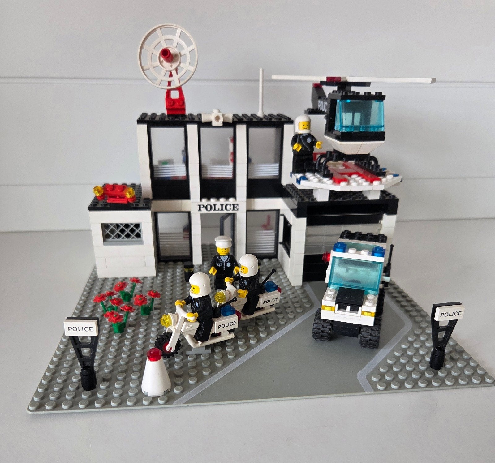 Lego politie bureau set 6386, Kinderen en Baby's, Speelgoed | Duplo en Lego, Ophalen of Verzenden, Gebruikt