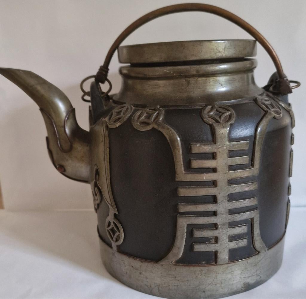 Antieke Chinese theepot met symbolische decoratie, Antiek en Kunst, Kunst | Niet-Westerse kunst, Ophalen of Verzenden