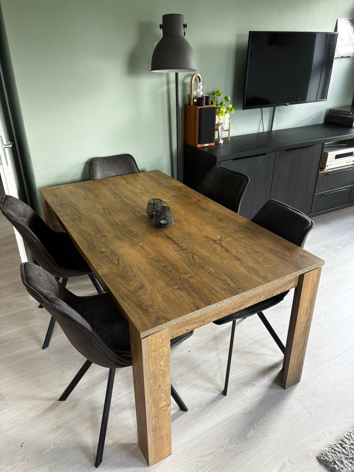 Eettafel (jysk) wild donker eiken, Ophalen, Gebruikt, Eikenhout, 50 tot 100 cm