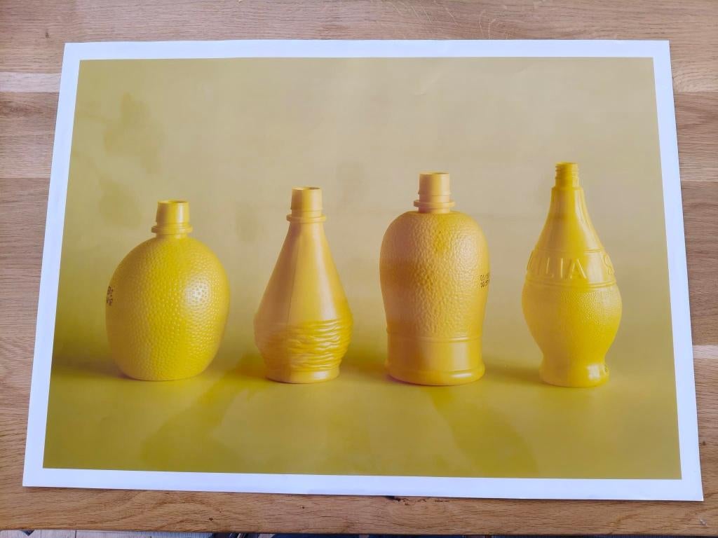 Yellow Plastic Bottles, May 2011, Bob Negrijn, Antiek en Kunst, Kunst | Schilderijen | Klassiek, Ophalen