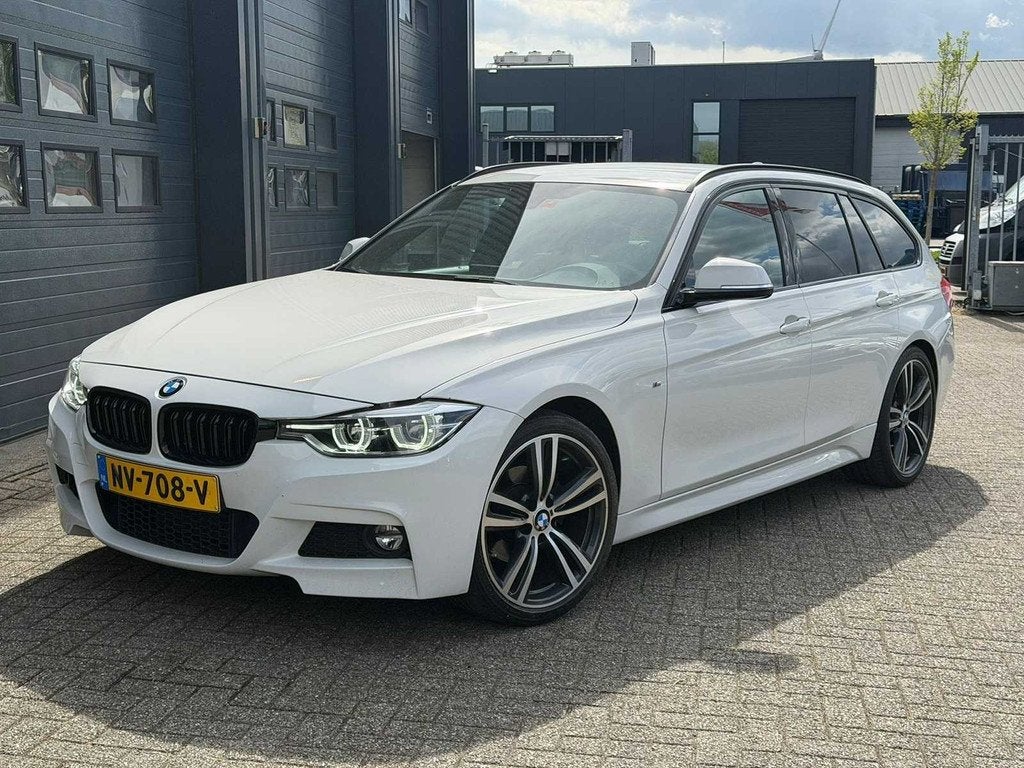 BMW 3-serie Touring 320i High Executive M Sport | NV-708-V i, Auto's, BMW, Automaat, 1998 cc, Achterwielaandrijving, Euro 6