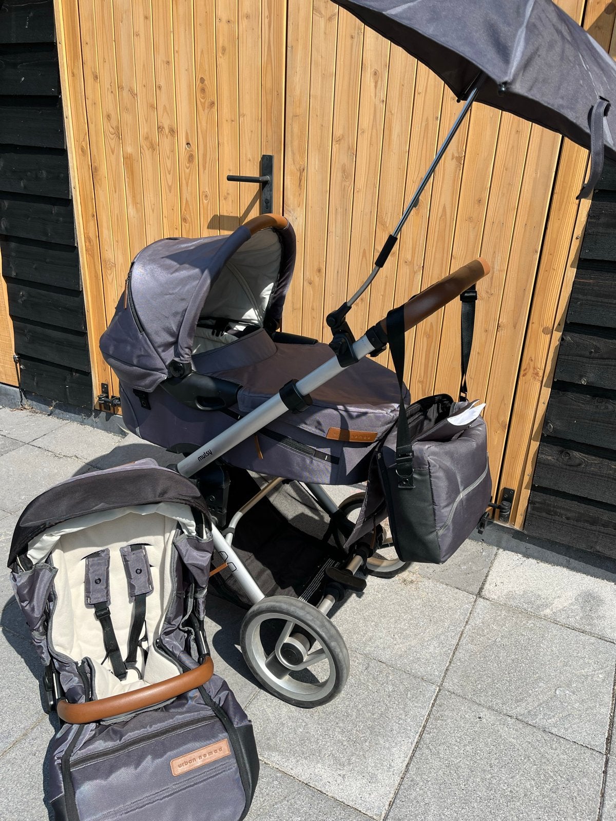 Mutsy EVO2 complete set: wandelwagen, reiswieg + accessoires, Ophalen, Gebruikt, Combiwagen, Met reiswieg