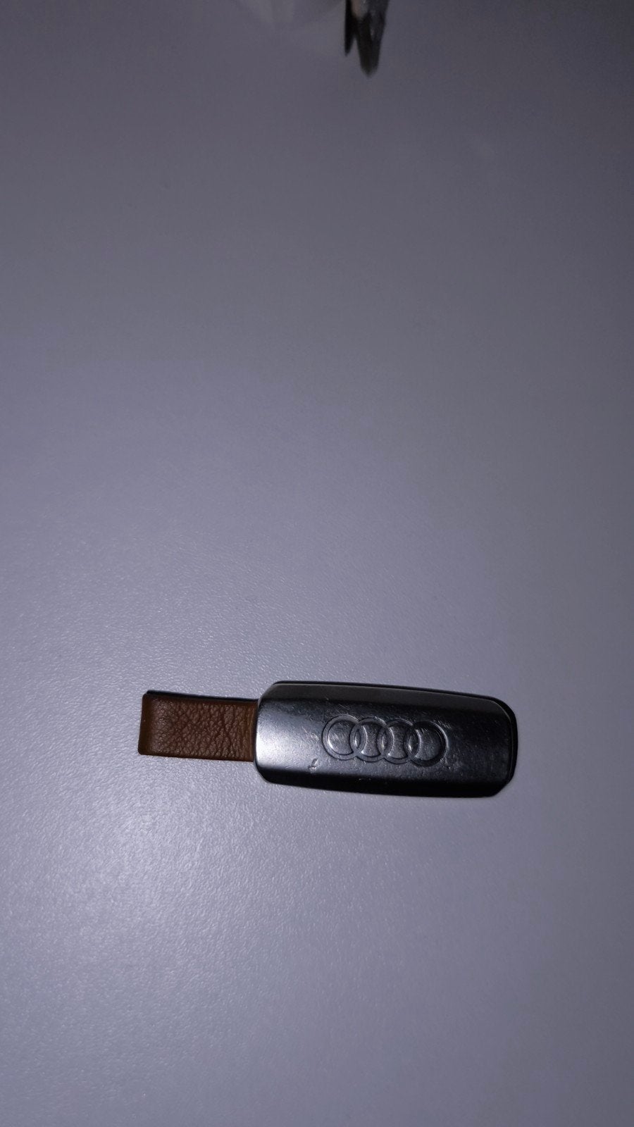 Audi sleutelhanger met lederen detail, Ophalen of Verzenden, Gebruikt