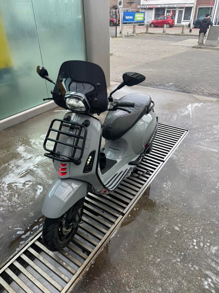 Vespa sprint iget 2020, Ophalen, Zo goed als nieuw, Benzine, Vespa