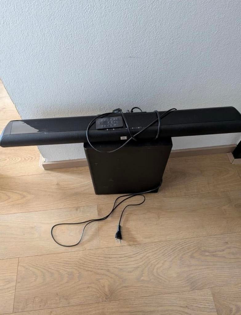 JBL Soundbar met Subwoofer en Bluetooth- Goed Werkend, Ophalen of Verzenden, Bluetooth, Zo goed als nieuw