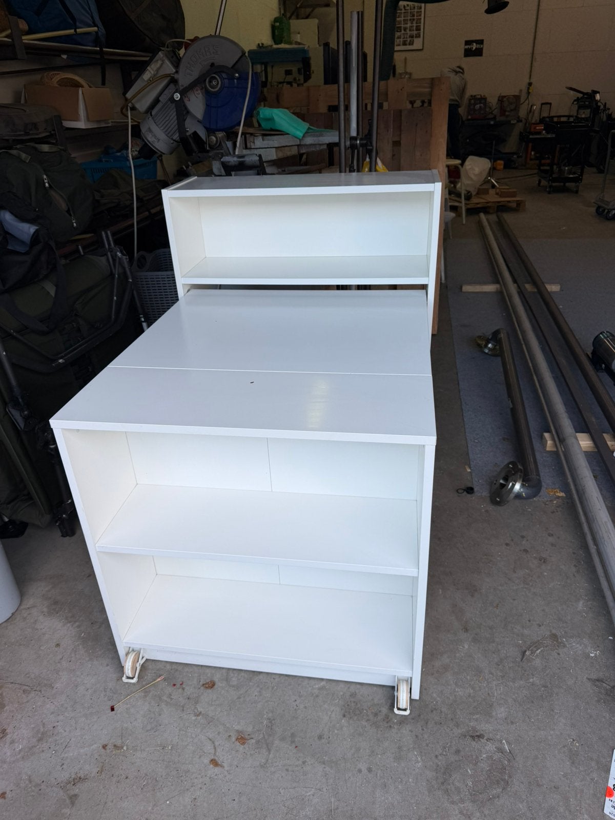 Uitschuif tafeltje Billy ikea, Ophalen, Zo goed als nieuw, 50 tot 100 cm