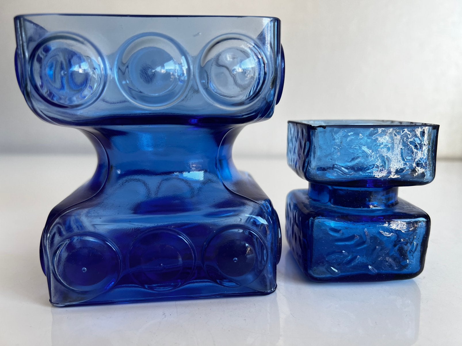 2 Fins Riihlimäen Lasi Kandelaar Vaas Blauw T Aladin Tynell, Ophalen of Verzenden