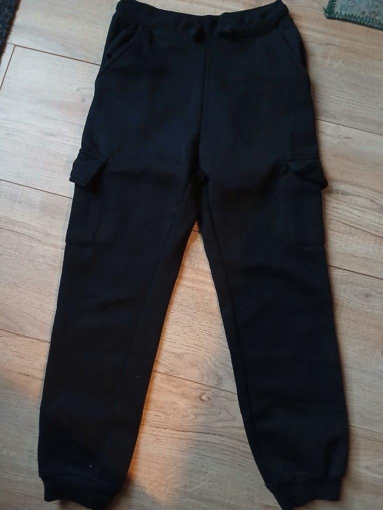 Zwarte joggingbroek maat 158, Ophalen of Verzenden, Zo goed als nieuw, Jongen of Meisje, Broek
