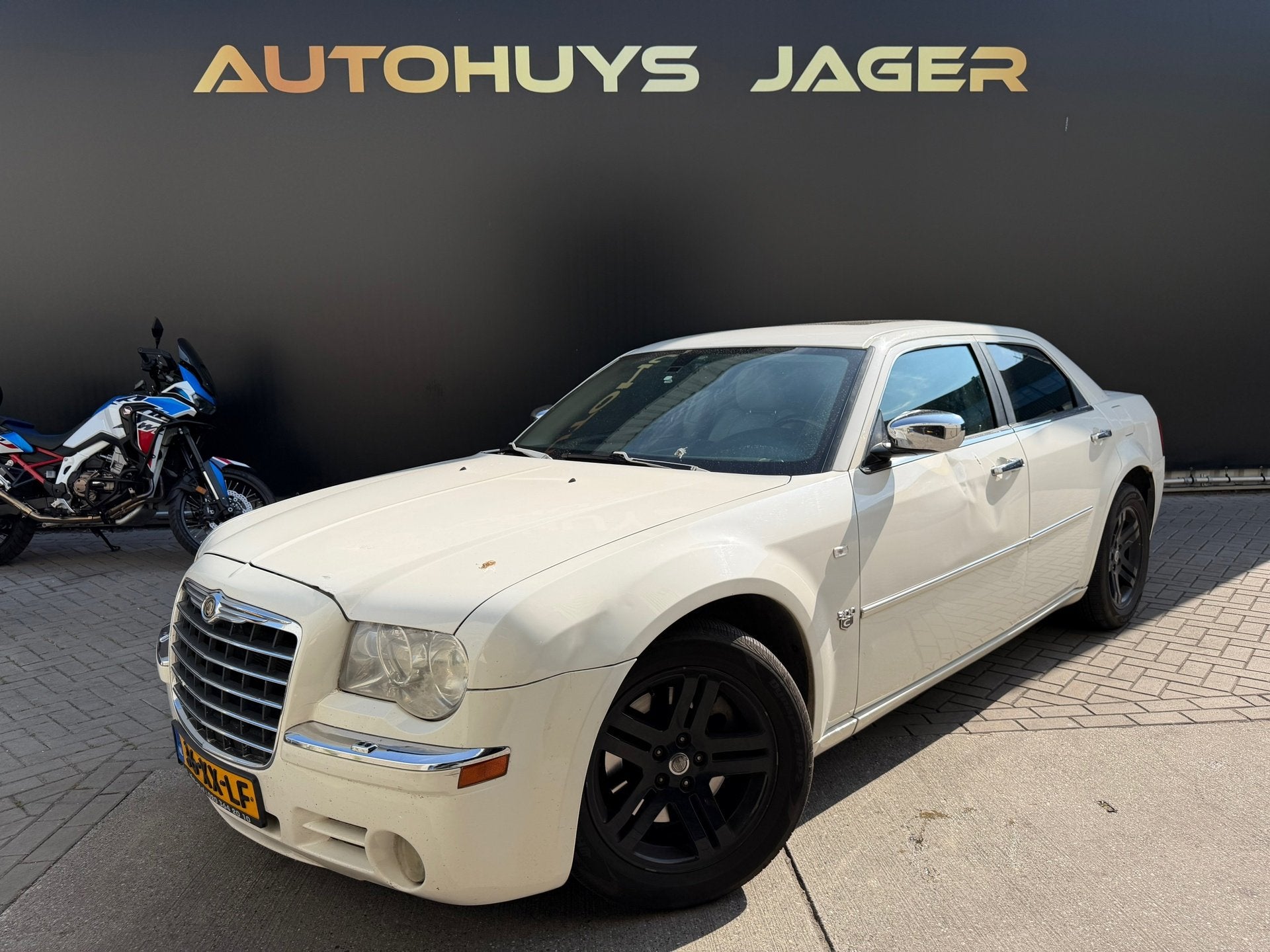 Chrysler 300C 3.0 V6 CRD Diesel Automaat TECNIC 100% good!, Auto's, Chrysler, Automaat, Gebruikt, Zwart, Bedrijf