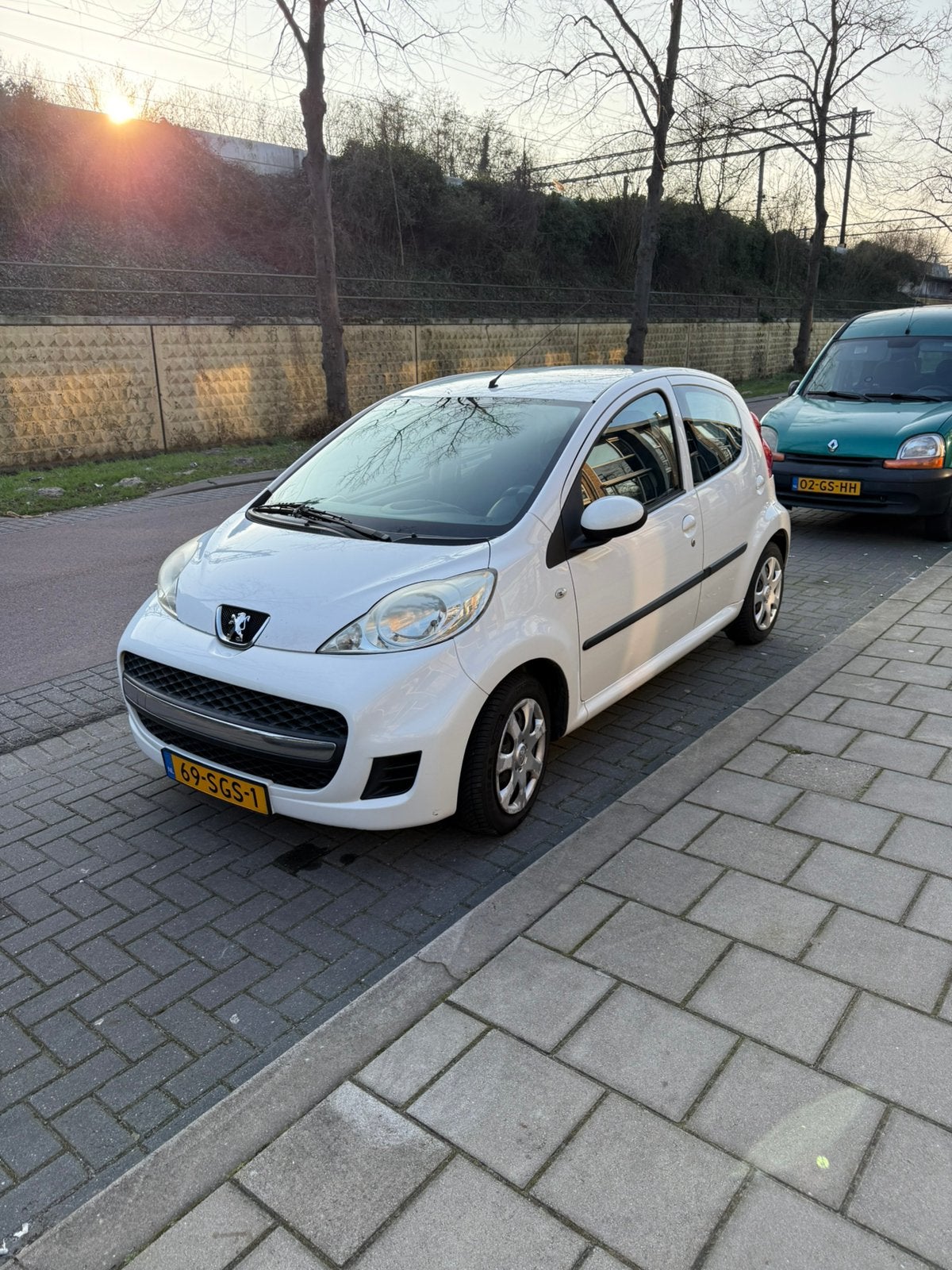 Peugeot 107, 150 pk, Wit, Bedrijf, Handgeschakeld