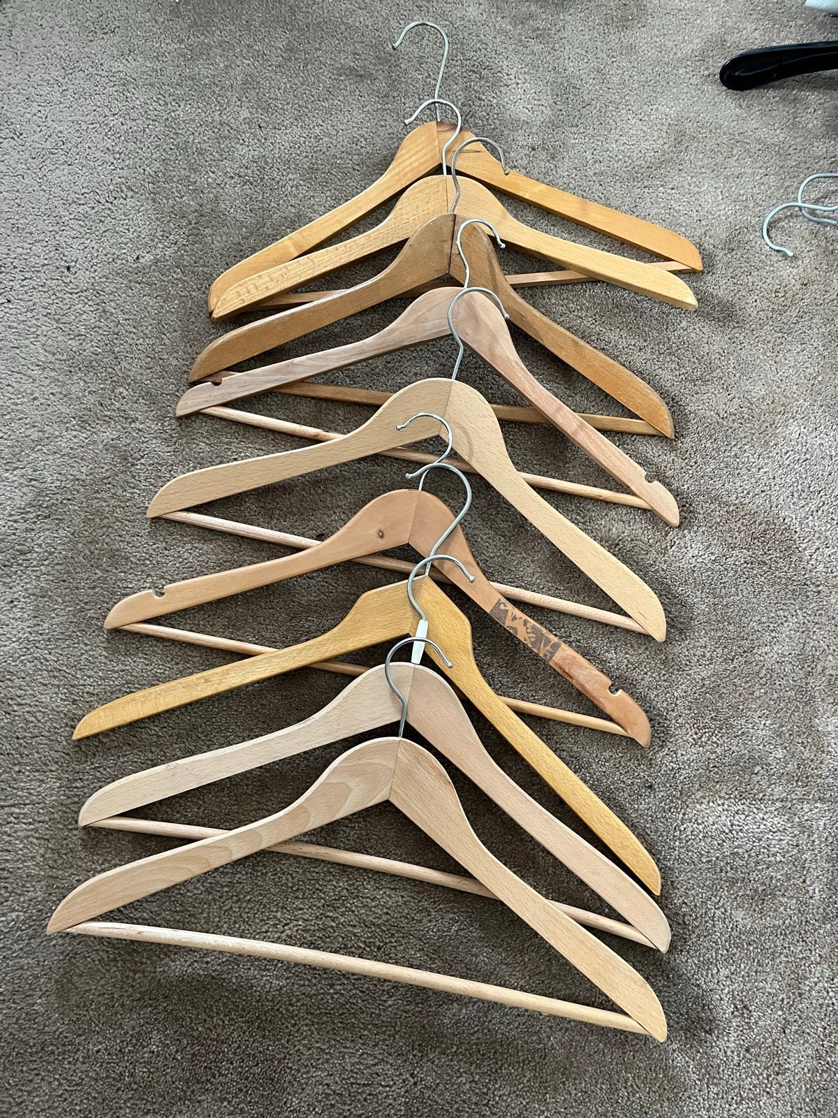 9 houten kledinghangers, Ophalen, Gebruikt, Hout, Volwassenen