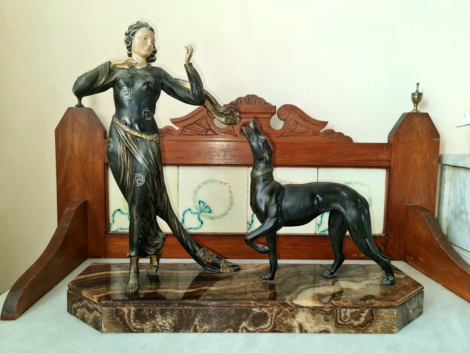 Groot Art Deco sculptuur Menneville et Rochard, Antiek en Kunst, Ophalen, Groep mensen, Art deco, 50 - 100 cm