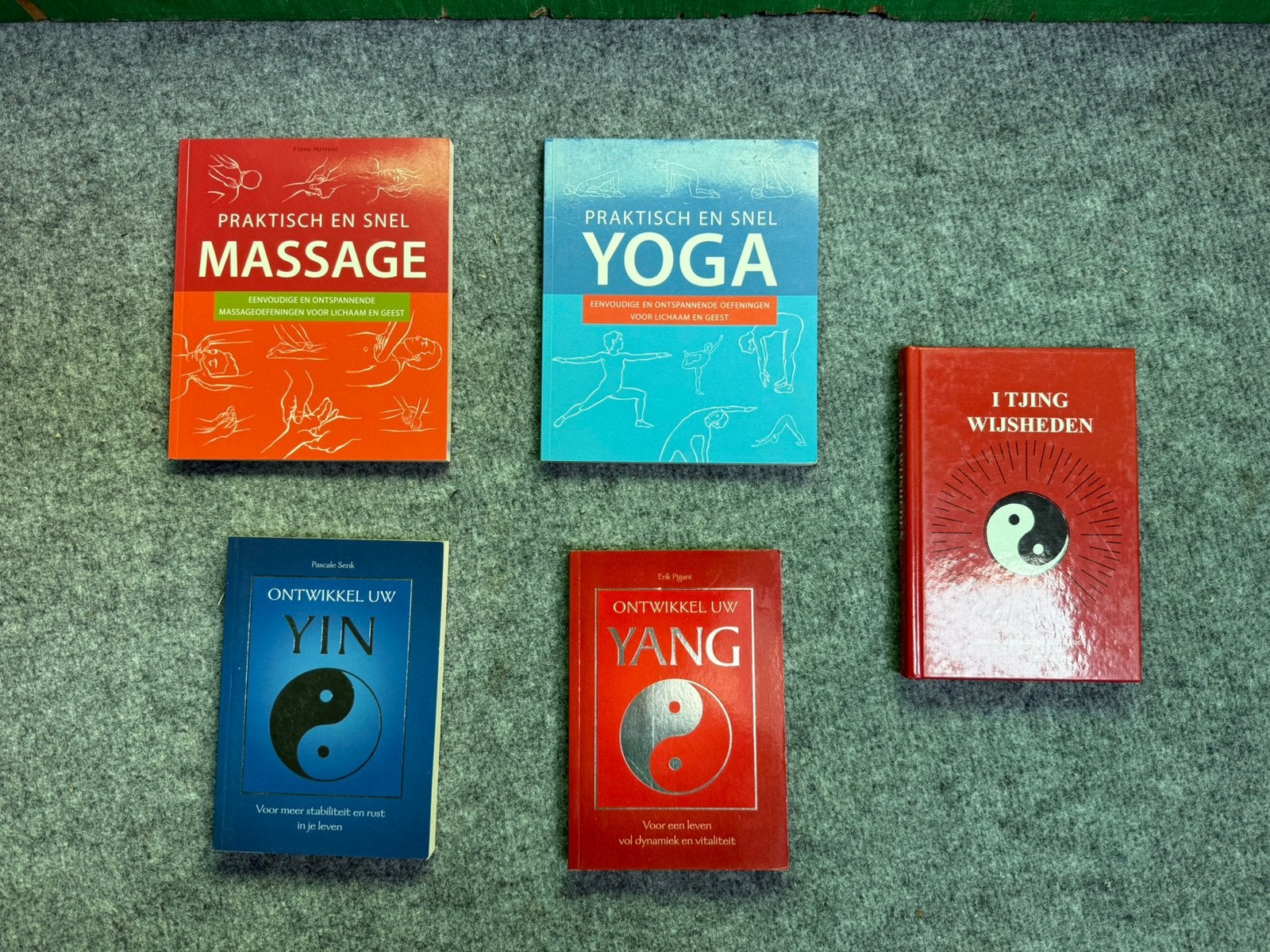 Yin/yang en massage/yoga boeken, Ophalen of Verzenden, Zo goed als nieuw, Meditatie of Yoga, Instructieboek