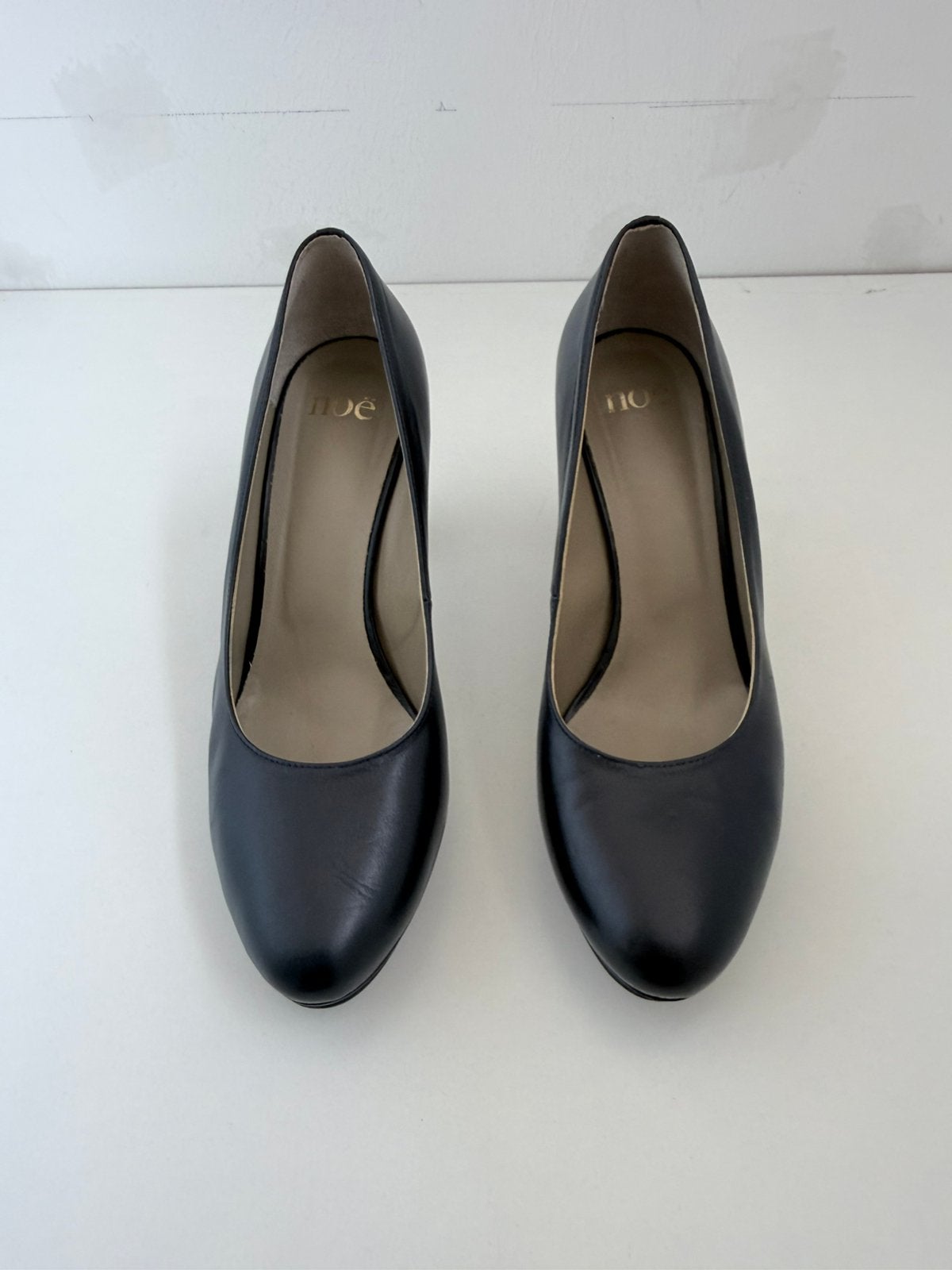 Mooie donkerblauwe pumps met hak maat 40, Ophalen of Verzenden, Zo goed als nieuw, Zwart, Pumps