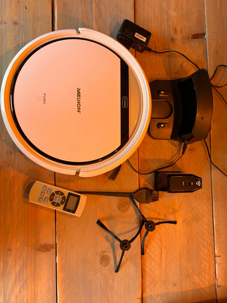 Medion Robotstofzuiger met Laadstation en Afstandsbediening, Overige merken, Gebruikt, Draadloos, Ophalen of Verzenden