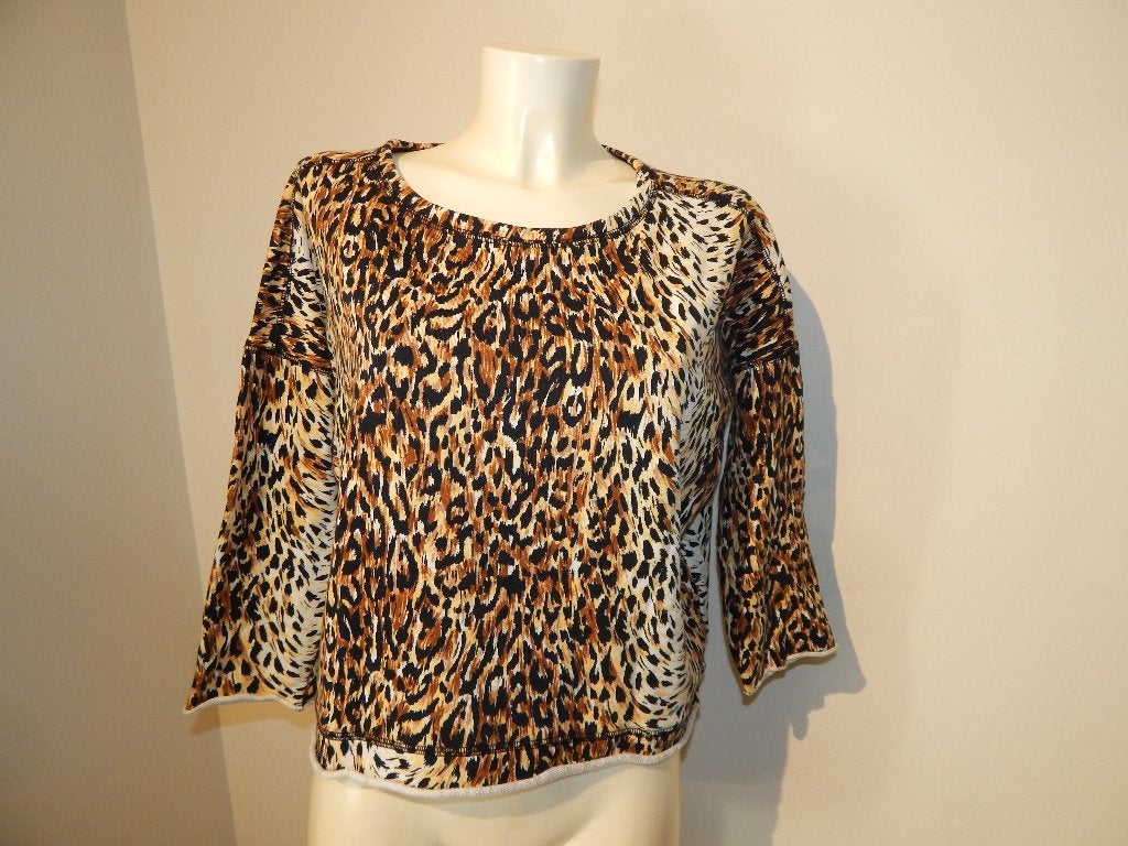 Maje sweater korter model in jaguar print mooie kleuren M