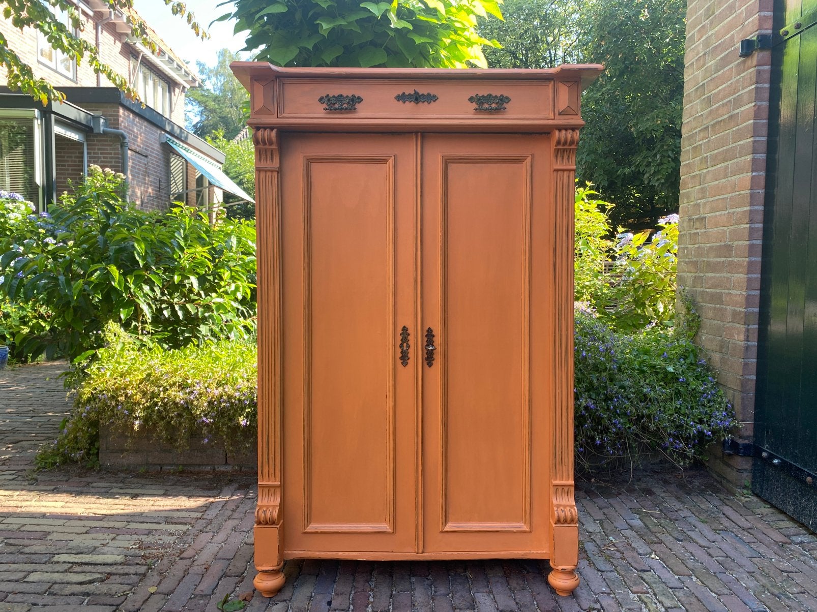 Antiek meidenkastje., Ophalen