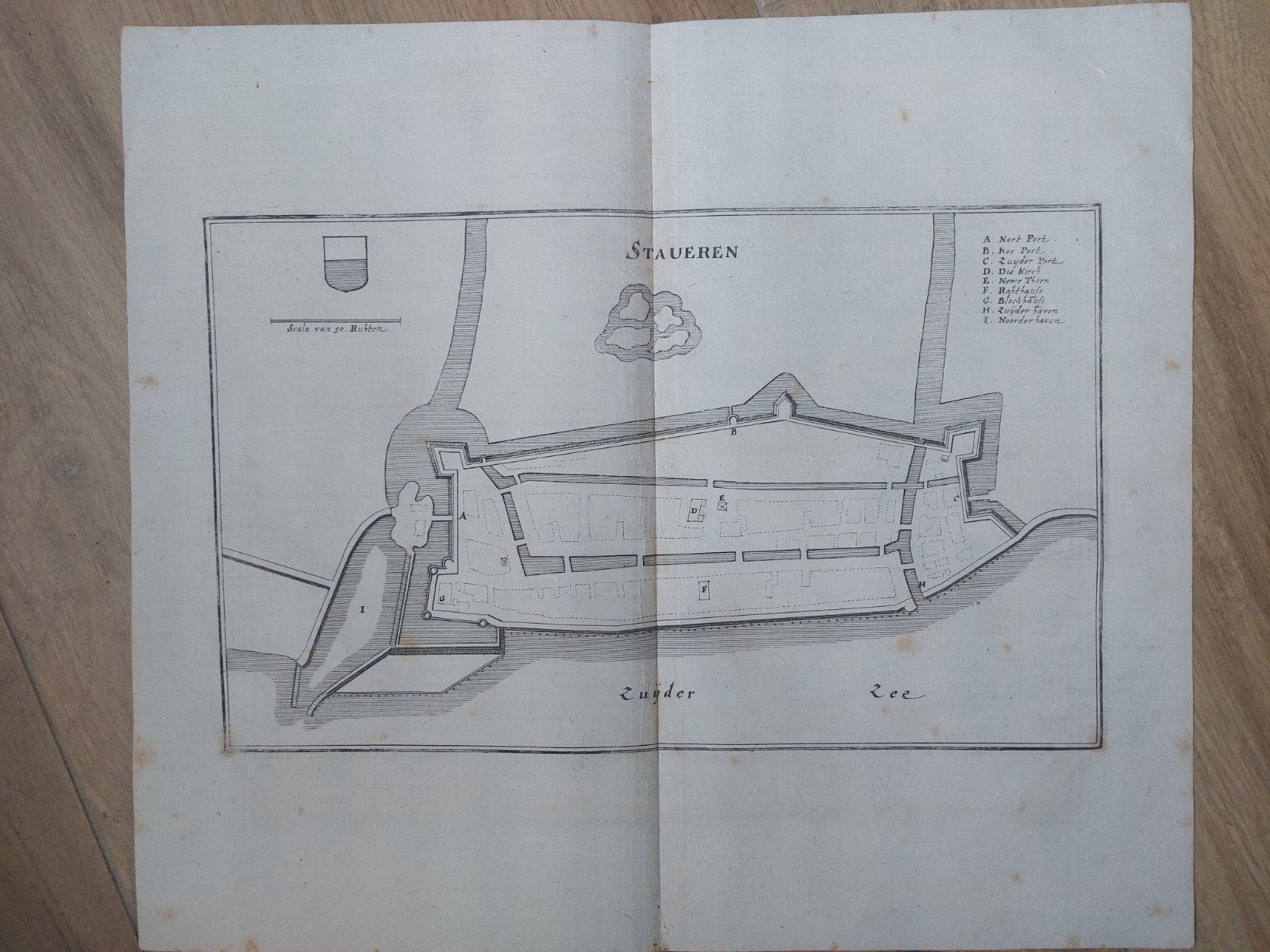 52 / Originele gravure Stavoren Staueren uit 1659 van Merian, Antiek en Kunst, 18 cm, Cartografie, Gravure, 28 cm