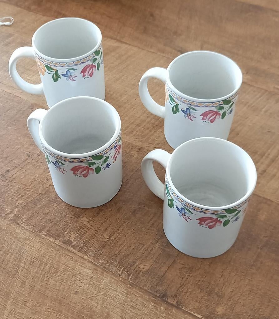 Vier Alpine Spring bekers met bloemmotief, in goede staat, Huis en Inrichting, Keuken | Servies, Gebruikt, Ophalen of Verzenden