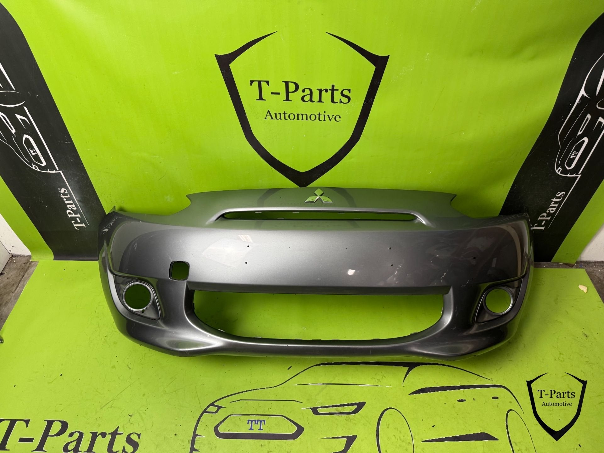 mitsubishi space star voorbumper bumper 13+, Info@mitsubishi-motors.com, Nieuw, Mitsubishi Motors Corporation, Ophalen of Verzenden