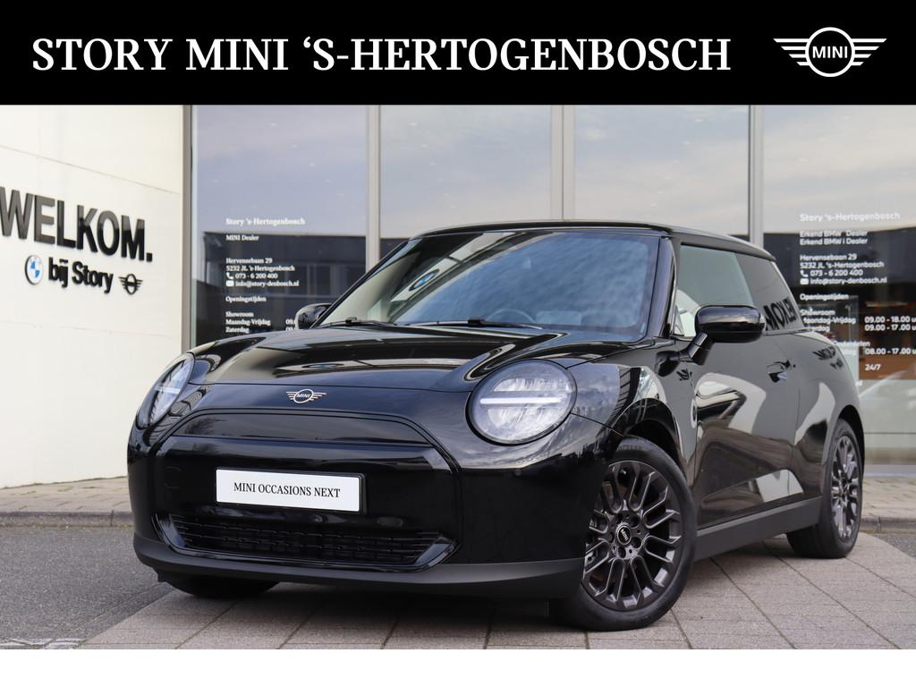 MINI Cooper E Essential XS 40.7 kWh (bj 2026, automaat), Stof, Gebruikt, Zwart, Met garantie (alle)
