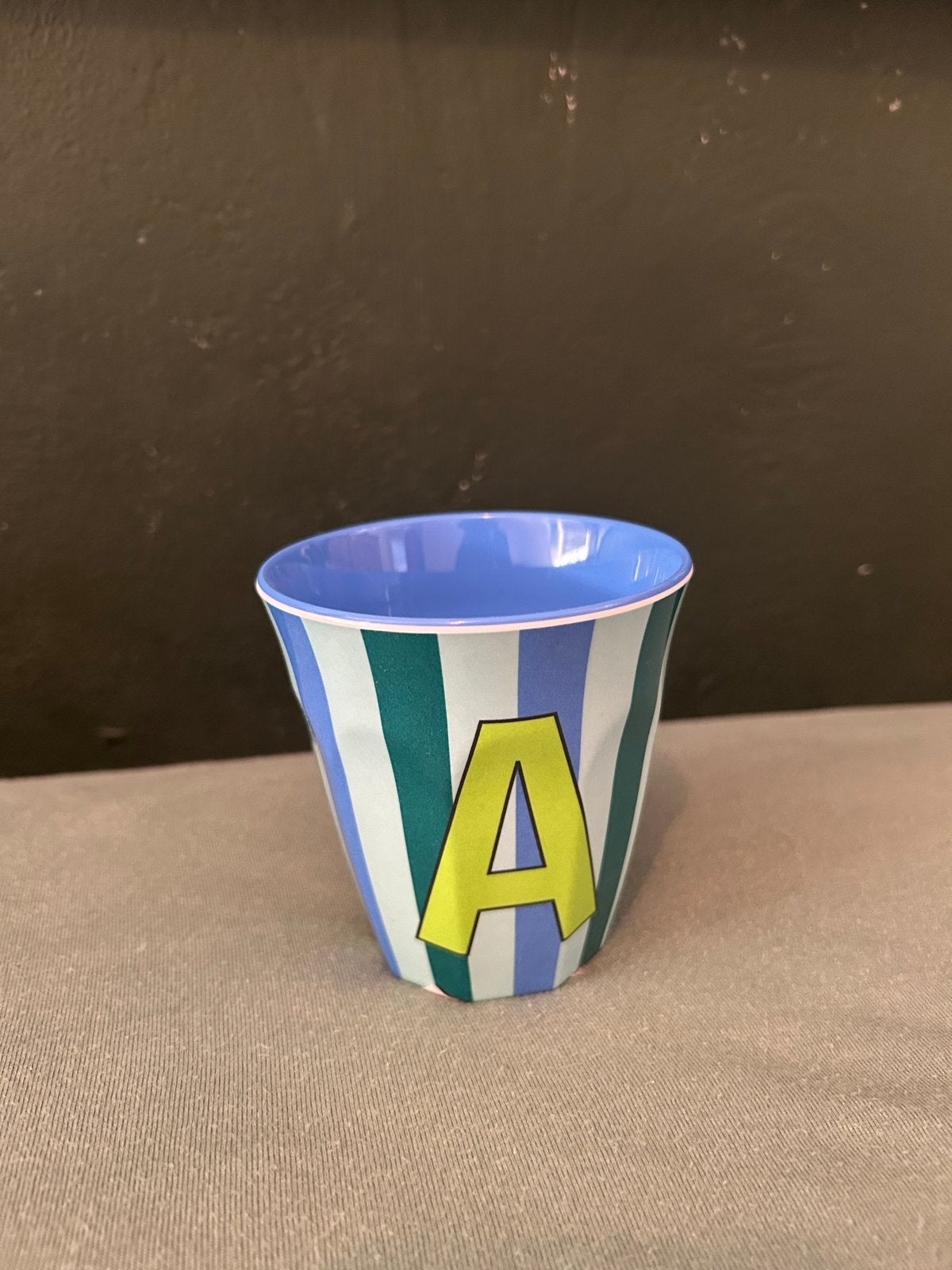 Nieuwe Rice melamine beker met letter A - perfect cadeau!, Overige typen, Kunststof, Nieuw, Ophalen of Verzenden