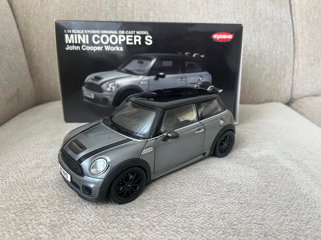 Kyosho Mini Cooper S R56 Works Silver 1:18 08743S, Ophalen of Verzenden, Zo goed als nieuw, Kyosho