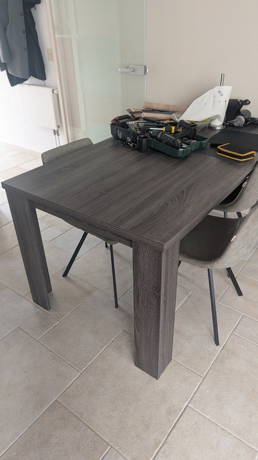 Eettafel met lichte beschadigingen, Ophalen, Gebruikt, 50 tot 100 cm, 150 tot 200 cm