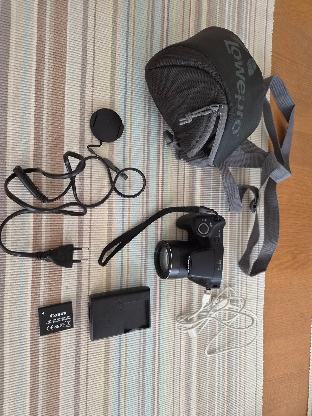 Foto 2 van Canon PowerShot SX400 IS Bridgecamera met accessoires