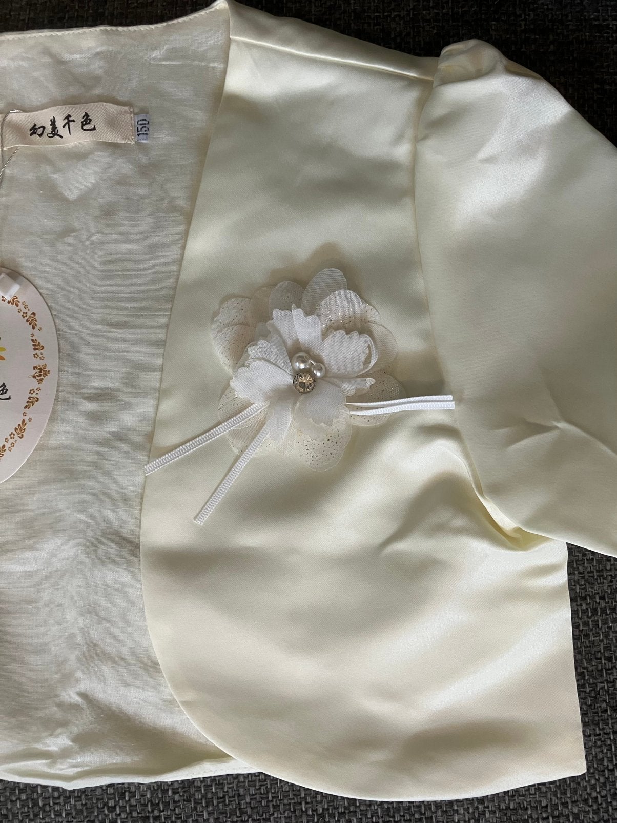 Bruidsmeisjes jasje nieuw (maat 134), Ophalen of Verzenden, Nieuw, Beige, Bruidsmeisjeskleding