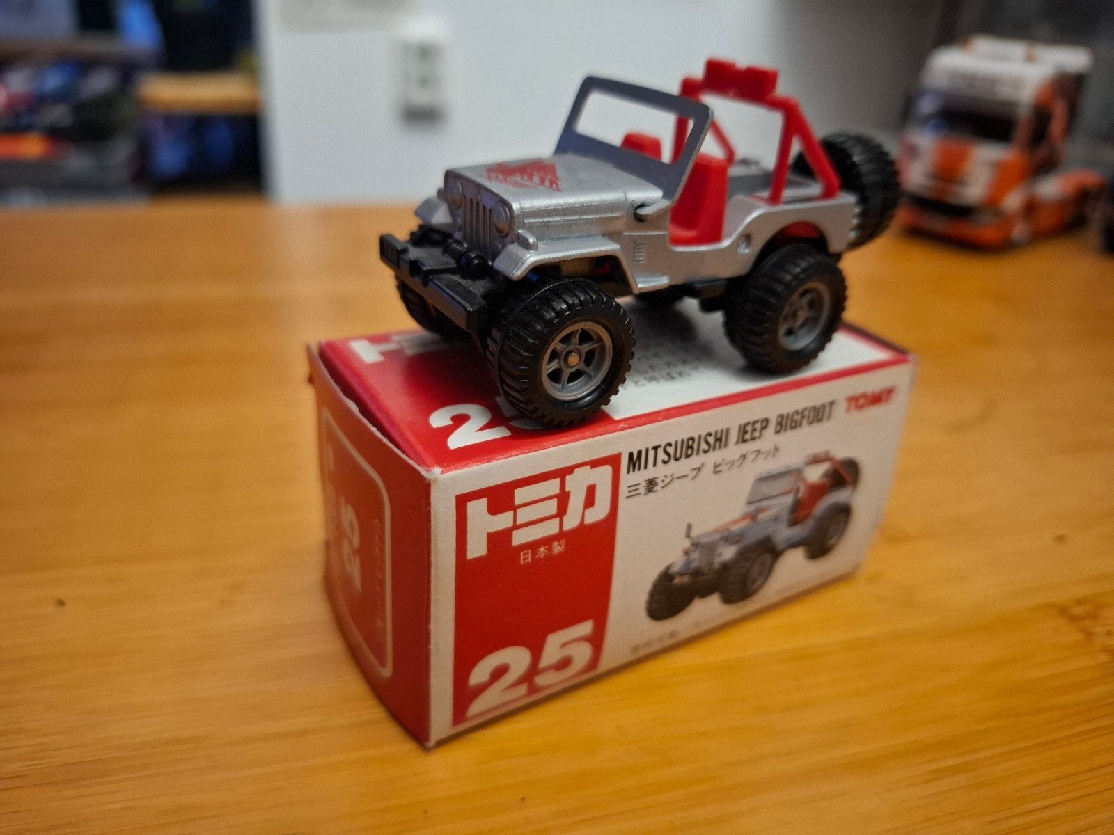 Tomica tomy mitsubishi jeep bigfoot 25, Ophalen of Verzenden, Nieuw, Auto, Overige merken