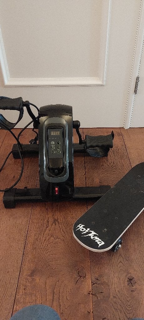 Cardiofit M50 Tunturi Stoelfiets en mini skateboard Hot Tuna, Ophalen, Zo goed als nieuw