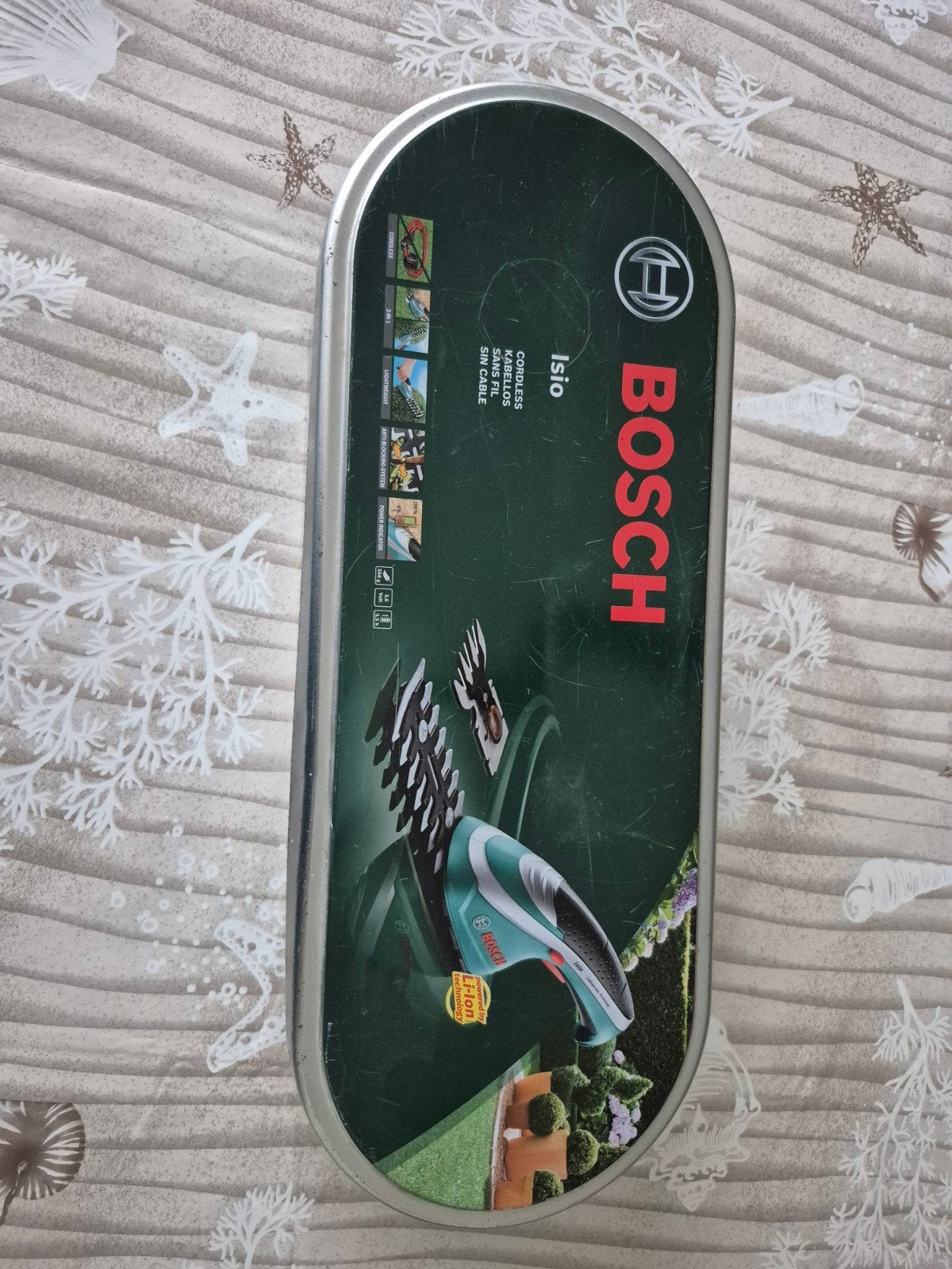 Bosch ISIO Accu Gras- en Buxusschaar met Oplader, Tuin en Terras, Heggenscharen, Ophalen of Verzenden, Zo goed als nieuw, Accu
