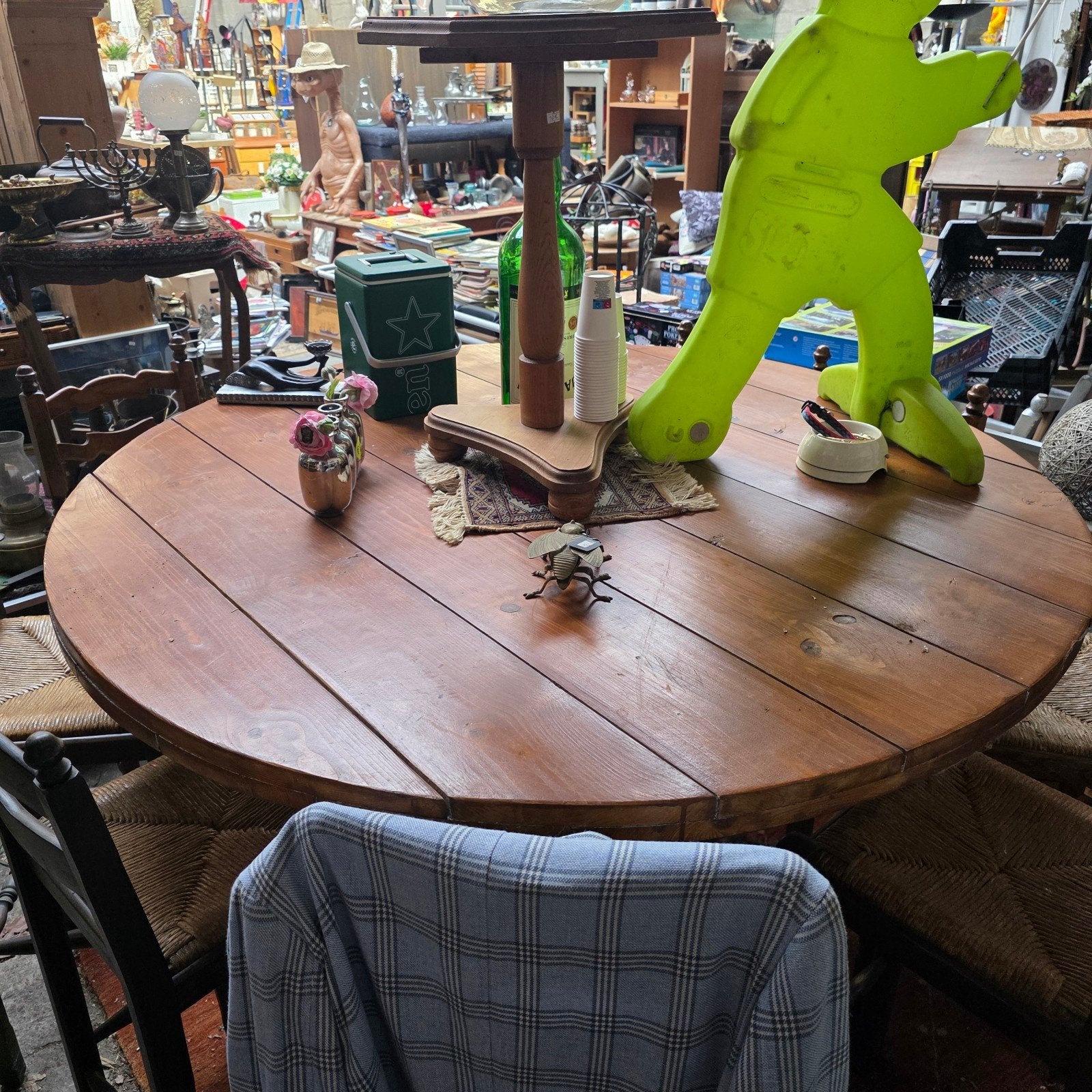 Grote zware sta/bartafel 150 cm incl 8 krukken., Ophalen, Zo goed als nieuw