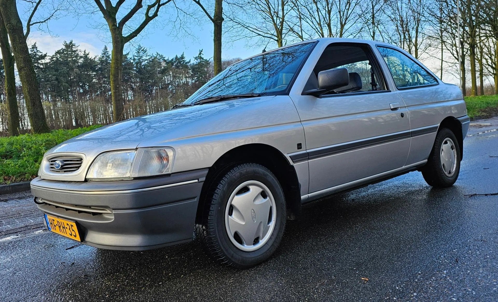 Ford Escort 1.4 CL 1e Eigenaar NL Auto Nieuwstaat, Auto's, Ford, Voorwielaandrijving, Escort, Stof, 4 cilinders