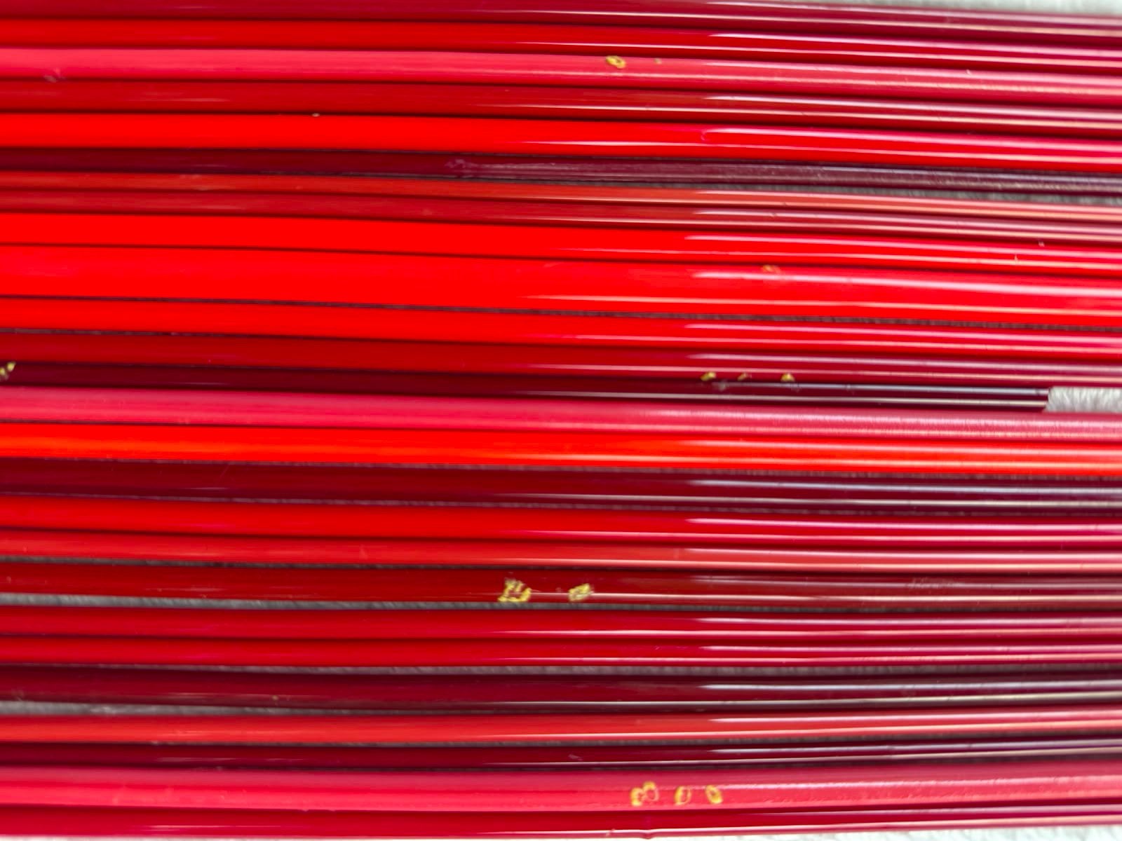 25 Glasstaven rood tinten t.b.v.branden glaskralen -NIEUW-, Hobby en Vrije tijd, Kralen en Sieraden maken, Verzenden, Nieuw, Overige typen