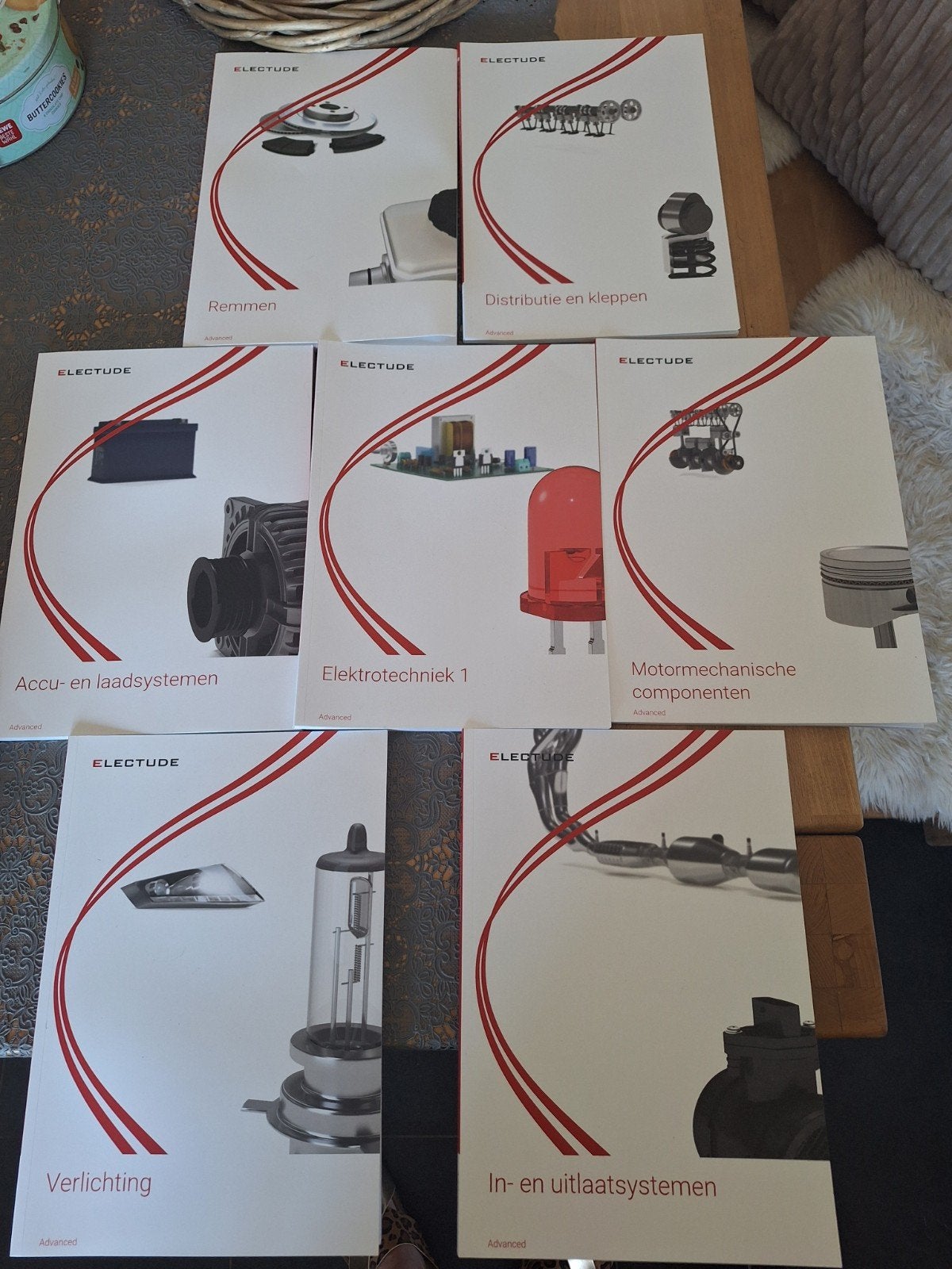 Electude autotechniek leerjaar 1 MBO BBL, Boeken, Schoolboeken, Electude Development, Ophalen of Verzenden, Zo goed als nieuw