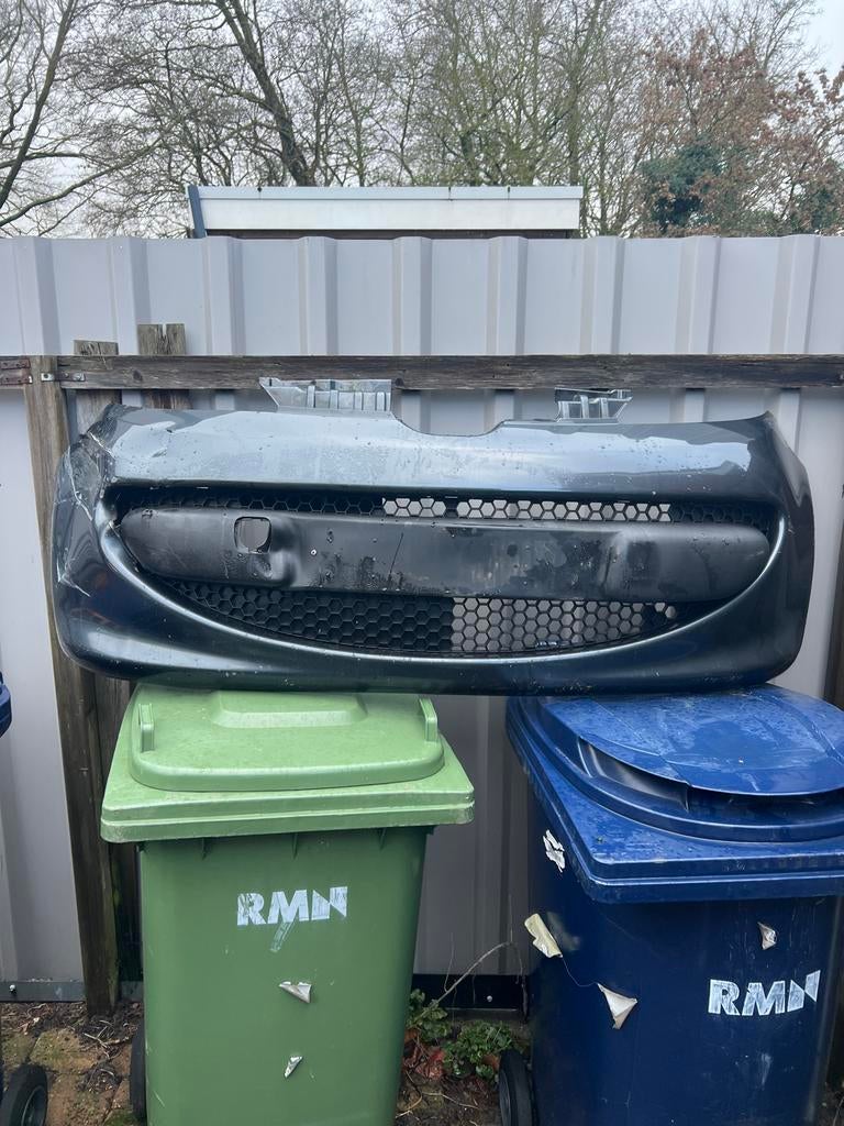 Peugeot 107 Bumper - Beschadigd, Auto-onderdelen, Gebruikt, Voor, Ophalen of Verzenden, Bumper