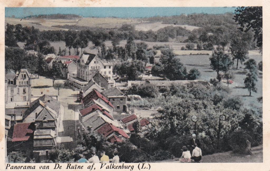 18075  Panorama van de Ruine af Valkenburg Limburg gelopen , Ophalen of Verzenden, 1940 tot 1960, Gelopen, Limburg